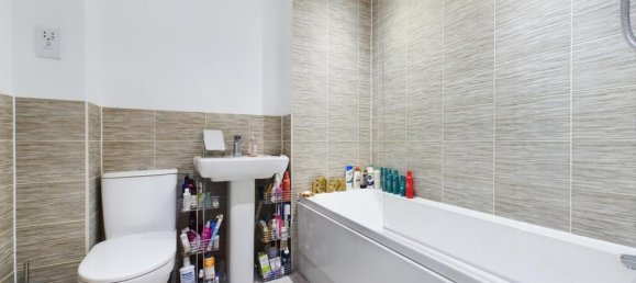 2 غرف نوم عقار تجاري في Bordon, United Kingdom رقم 13825 12