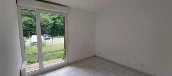 1 bedroom Apartment in Laon, France No. 303389 2