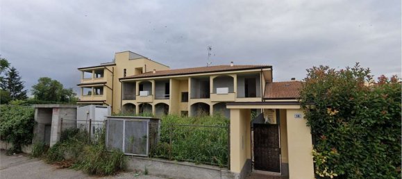 2262m² Building in Cerano, Italy No. 7468 2
