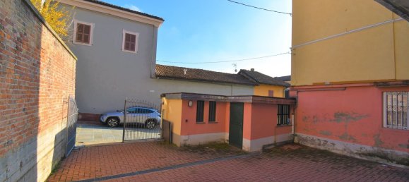 7 rooms House in Castelnuovo Calcea, Italy No. 81632 5