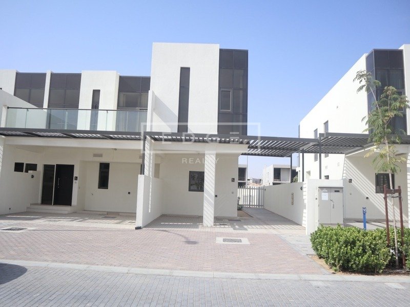 3 bedrooms Villa in Dubai, UAE No. 5028