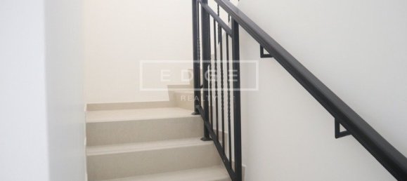 3 bedrooms Villa in Dubai, UAE No. 5028 13