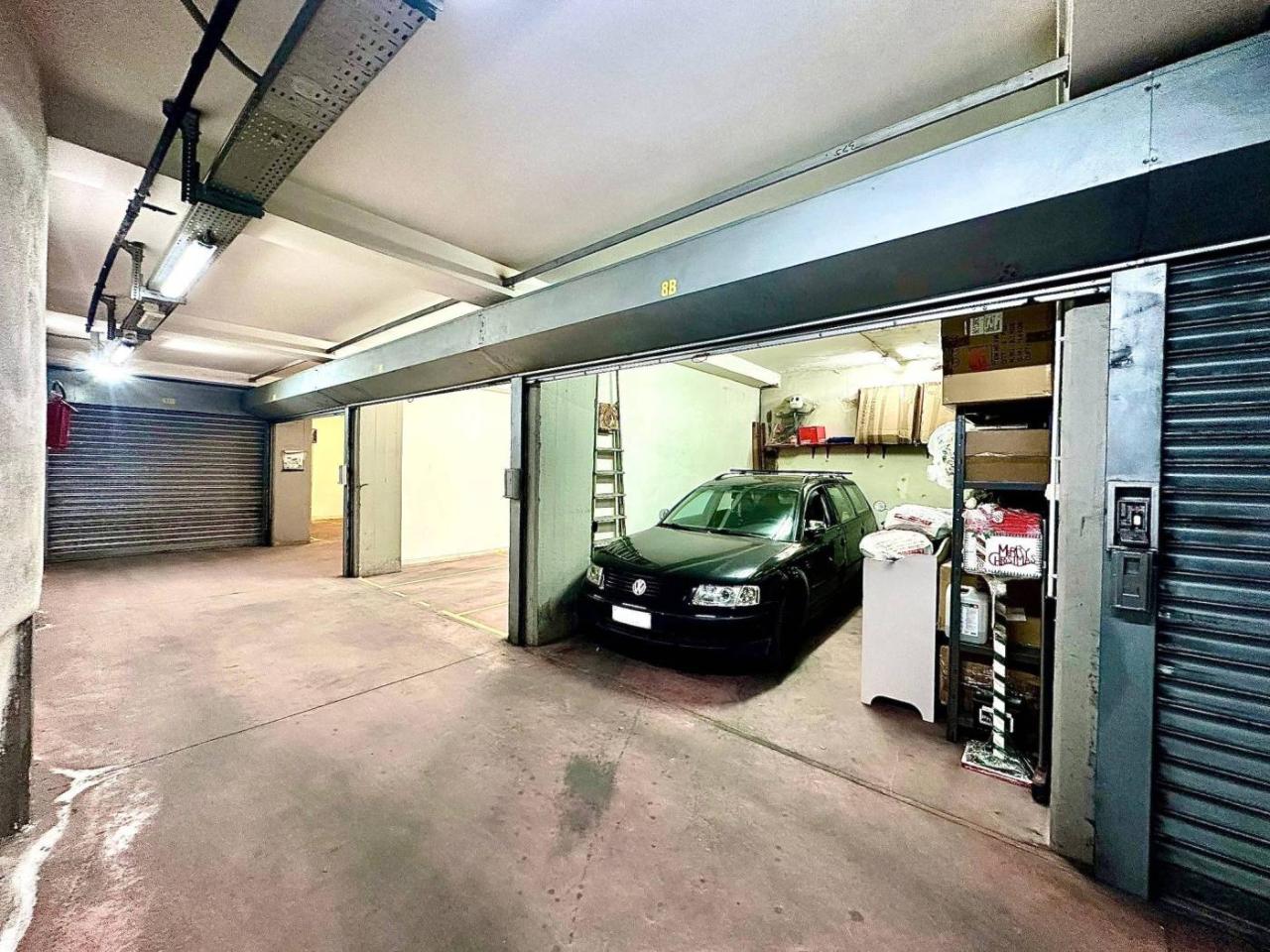 Garage in Naples, Italy 17m², Nr. 40436