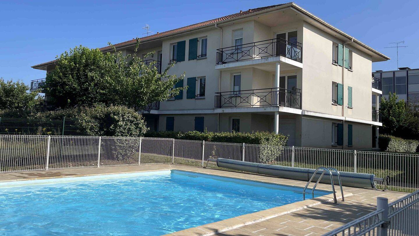 2 bedrooms Apartment in Mantes-la-Jolie, France No. 326975