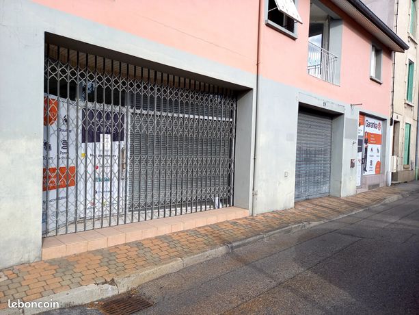 Estacionamiento en Romans-sur-Isere, France No. 302974