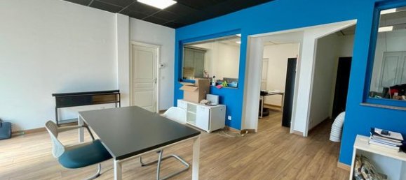 Estacionamiento en Romans-sur-Isere, France No. 302974 4