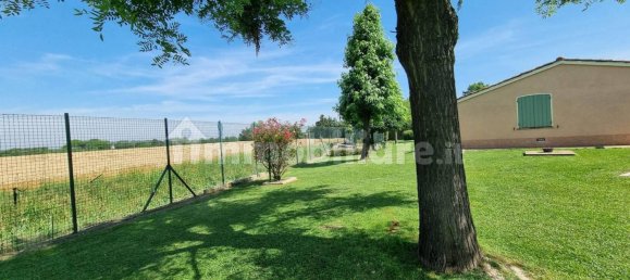 6 bedrooms Villa in Luzzara, Italy No. 259583 16
