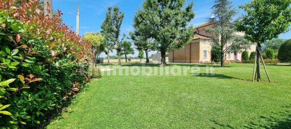 6 bedrooms Villa in Luzzara, Italy No. 259583 19