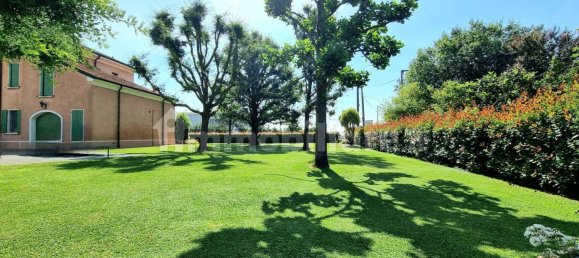 6 bedrooms Villa in Luzzara, Italy No. 259583 15