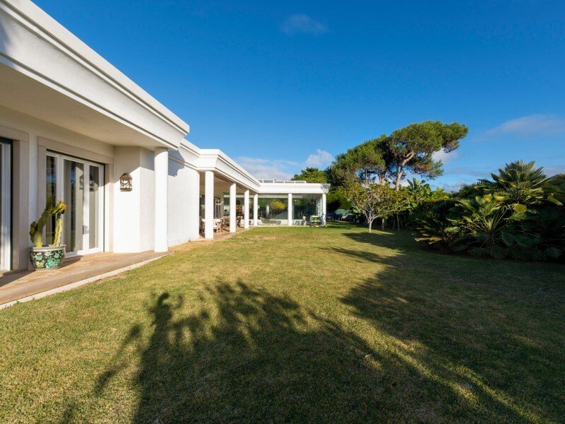 6 bedrooms Villa in Cascais, Portugal No. 204555