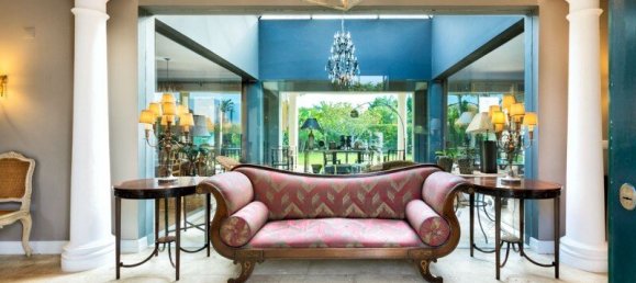 6 bedrooms Villa in Cascais, Portugal No. 204555 2