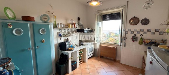 Квартира с 2 комнатами в Браччано, Италия № 221722 8