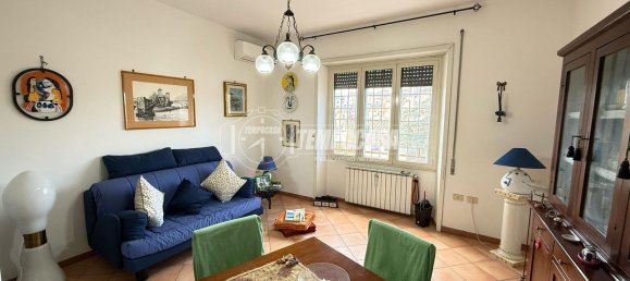 Квартира с 2 комнатами в Браччано, Италия № 221722 7