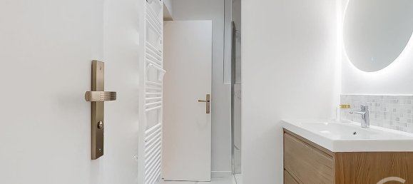 2 bedrooms Apartment in Charenton-le-Pont, France No. 135280 3