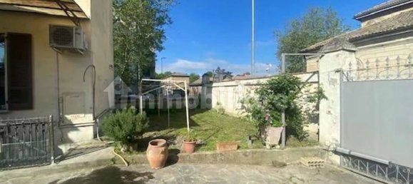 4 bedrooms Villa in Voghera, Italy No. 354879 5