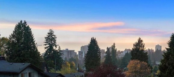 5 bedrooms House in British Columbia, Canada No. 204 6