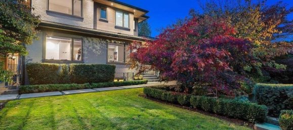 5 bedrooms House in British Columbia, Canada No. 204 10