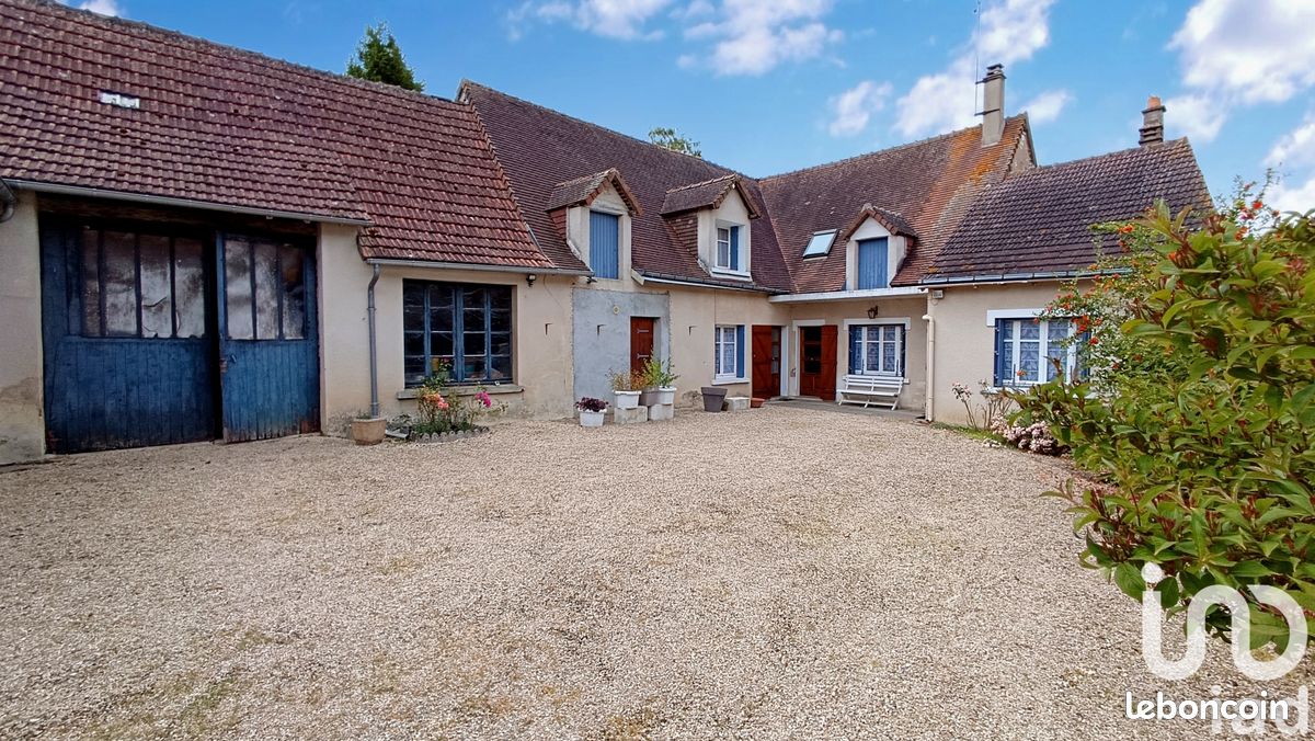 Casa de 5 dormitorios en Villegouin, France No. 265131