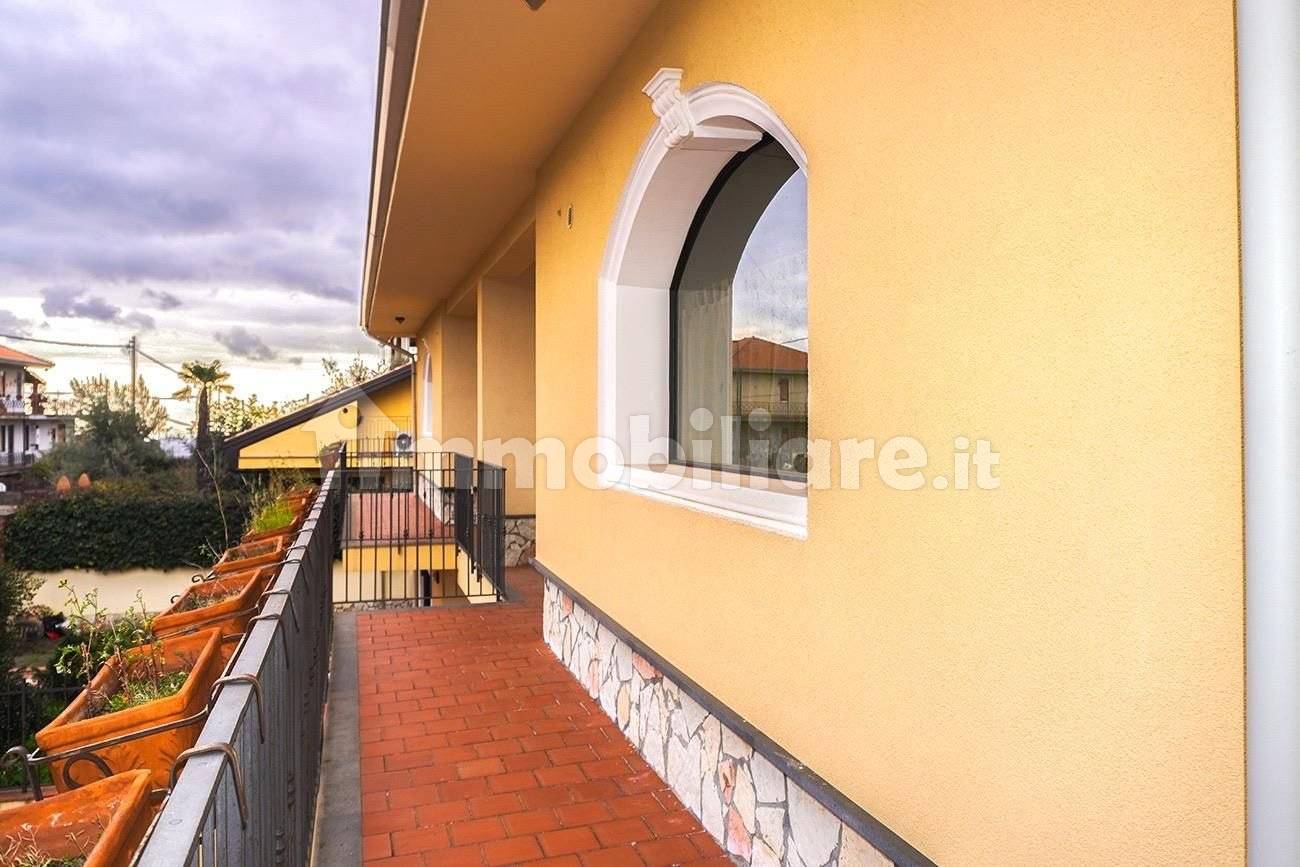 3 bedrooms Villa in Pedara, Italy No. 374780