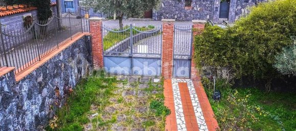 3 bedrooms Villa in Pedara, Italy No. 374780 6