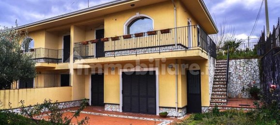 3 bedrooms Villa in Pedara, Italy No. 374780 2