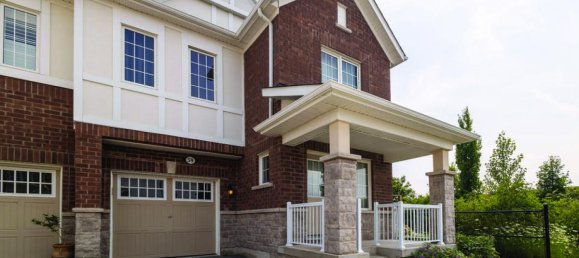 5 bedrooms House in Milton, Canada No. 282 2