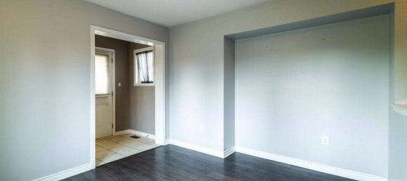 5 bedrooms House in Milton, Canada No. 282 5