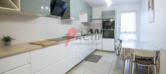 5 bedrooms Apartment in Essonne, France No. 161617 9