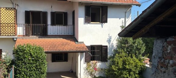 Дом с 4 спальнями в Варалло Помбия, Италия № 370810 32