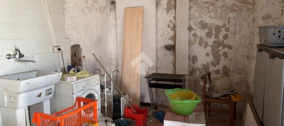 Дом с 4 спальнями в Варалло Помбия, Италия № 370810 16