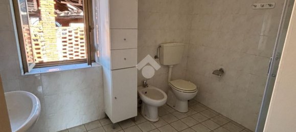 Дом с 4 спальнями в Варалло Помбия, Италия № 370810 11