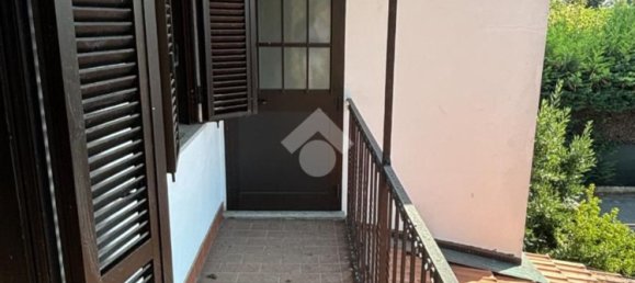 Дом с 4 спальнями в Варалло Помбия, Италия № 370810 19