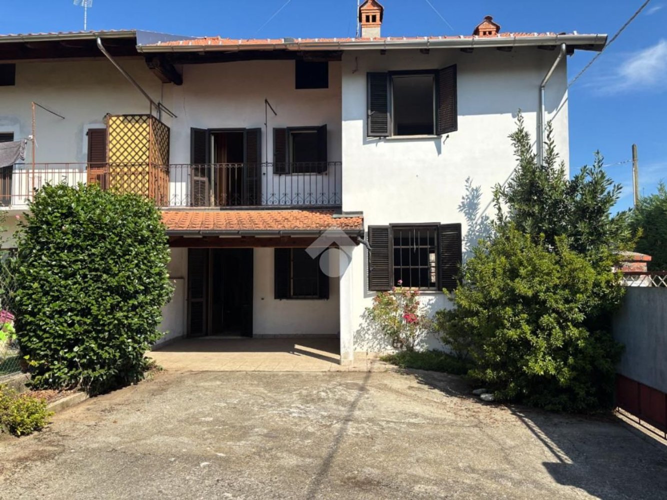 Дом с 4 спальнями в Варалло Помбия, Италия № 370810