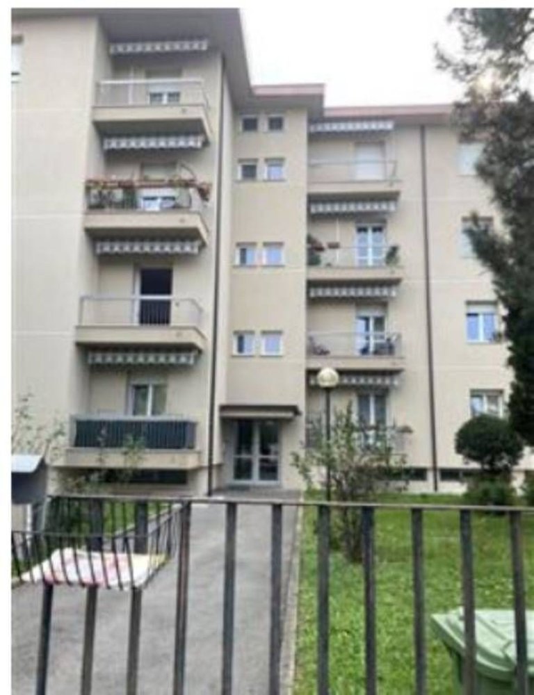 2غرفة شقة في Verano Brianza, Italy رقم 2703