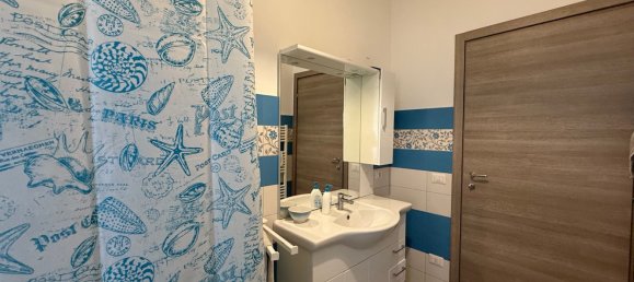 3 bedrooms Apartment in Piacenza, Italy No. 356465 8