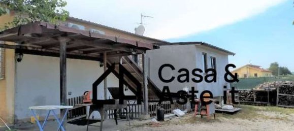 4 rooms Apartment in Montelupone, Italy No. 96710 3