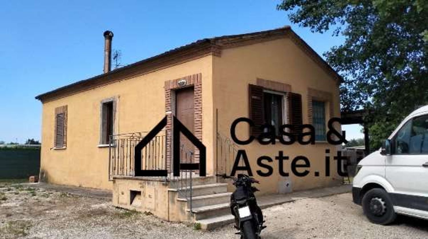 4 rooms Apartment in Montelupone, Italy No. 96710