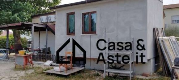 4 rooms Apartment in Montelupone, Italy No. 96710 4