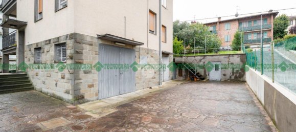 4-salle Appartement à Valsamoggia, Italy No. 35069 35