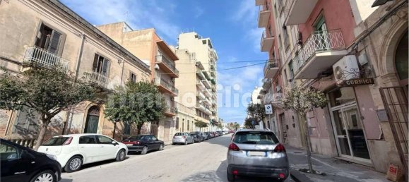 3 rooms Commercial property in Syracuse, Italy No. 348870 2