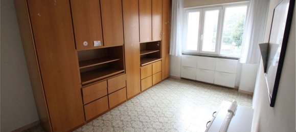 3-salle Appartement à Como, Italy No. 53047 17