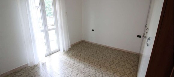 3-salle Appartement à Como, Italy No. 53047 14