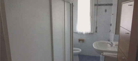 3-salle Appartement à Como, Italy No. 53047 10