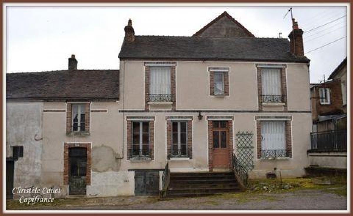 Casa de 5 dormitorios en Sens, France No. 7246