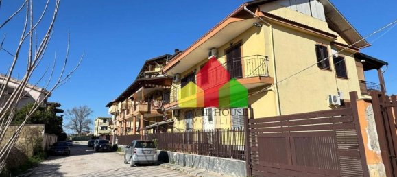 Apartamento de 4 divisões em Giugliano in Campania, Italy N.º 37536 2