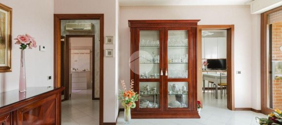 Apartamento de 3 habitaciónes en Bollate, Italy No. 59717 13