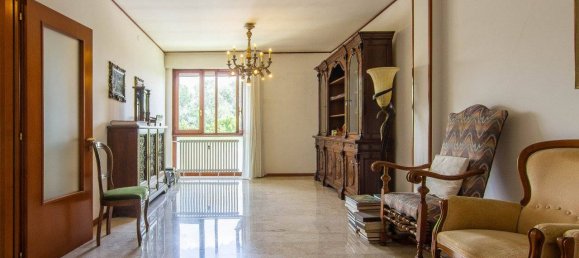 3 bedrooms Apartment in Padua, Italy No. 341691 4