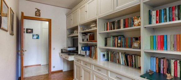 3 bedrooms Apartment in Padua, Italy No. 341691 7