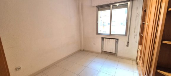 Apartamento de 3 dormitorios en Badajoz, Spain No. 168946 25