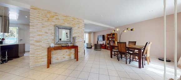 5 bedrooms House in Cormeilles-en-Parisis, France No. 181652 2